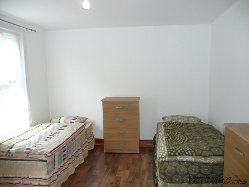 Room share for men, Zone 3, Leyton