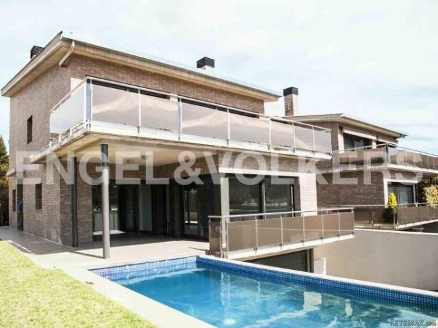 New built house and high quality..