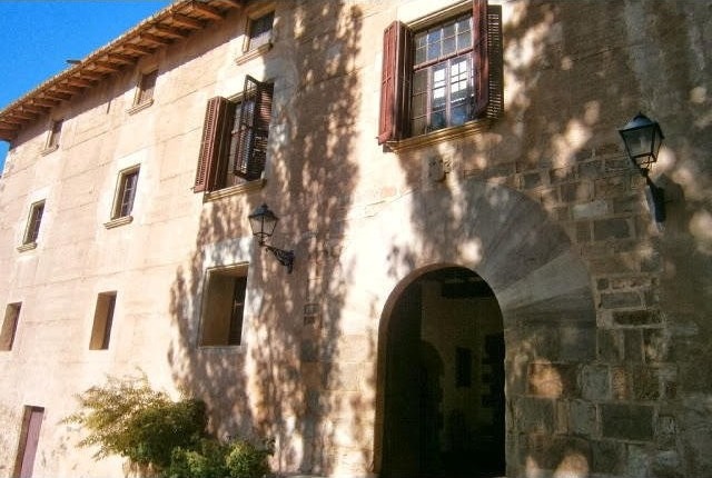10 Bed Château For Sale 10 75,347 Sq...