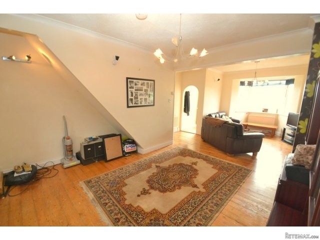 2 bedroom house in Eastchurch, SHEERNESS - 2