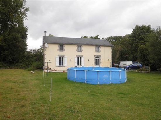 3 Bedroom House in a Nice Plot.. - 2