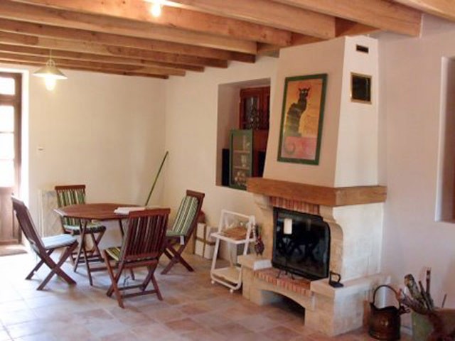 3-Bedroomed Stone House In Hamlet , 90%.. - 2