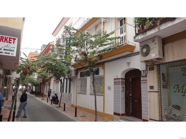 APARTMENT FOR SALE IN FUENGIROLA