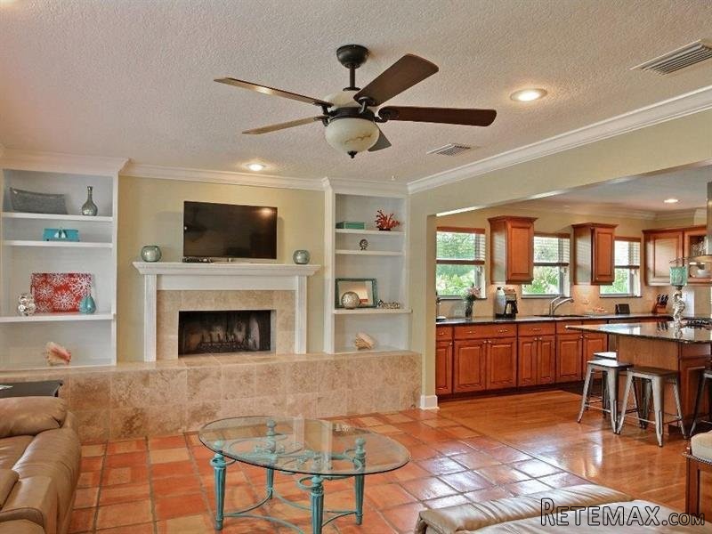 4 bedroom House For Sale: 501.. - 2