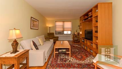 2 bedroom Apartment For Sale: 2550..