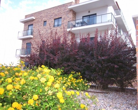 2 Bedrooms - Property - Silver Coast -..
