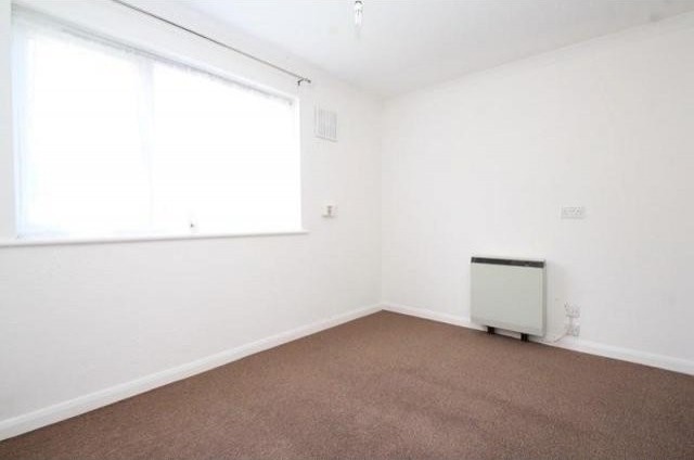 1 bedroom Flat For Sale: Wagtail Way.. - 2