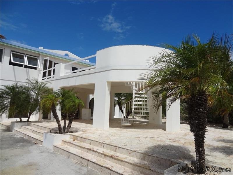 3 bedroom Property For Sale: 1 COCONUT.. - 2