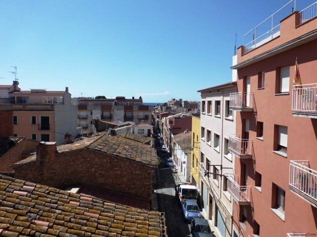 4 Bedrooms - Apartment - Girona - For..
