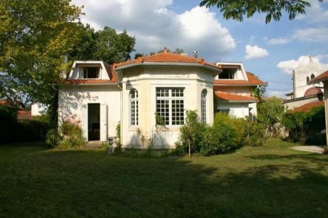 7 bedroom House For Sale: 33148 TAUSSAT
