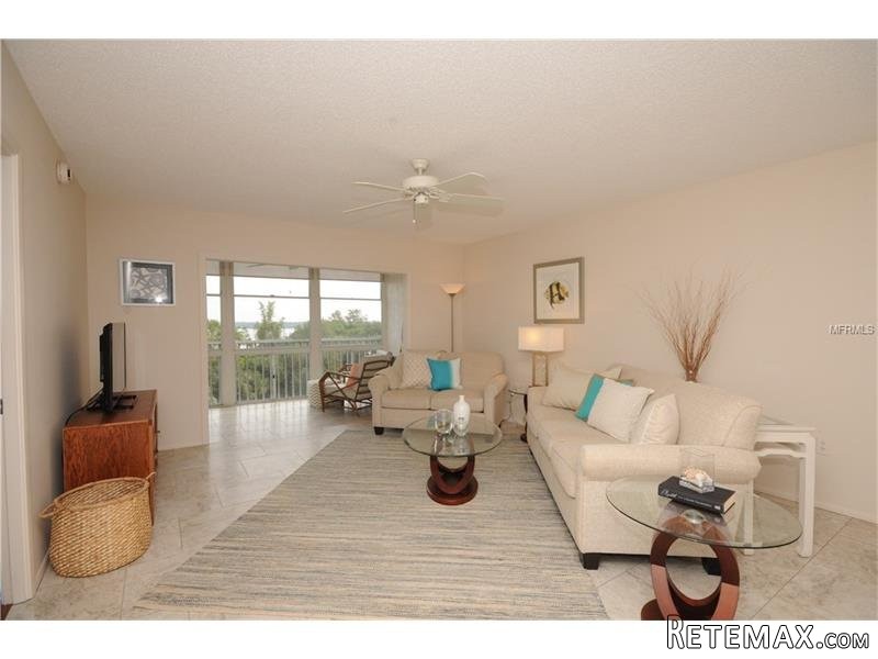 2 bedroom Town House For Sale: 8625.. - 2