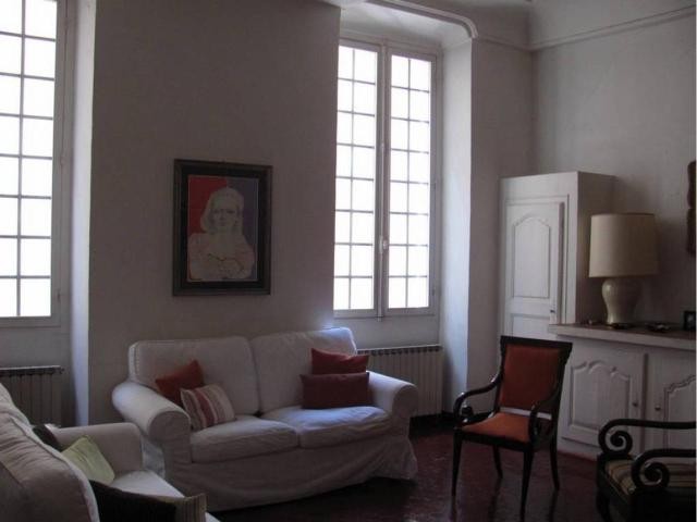 Quality two bed in Vieux Nice