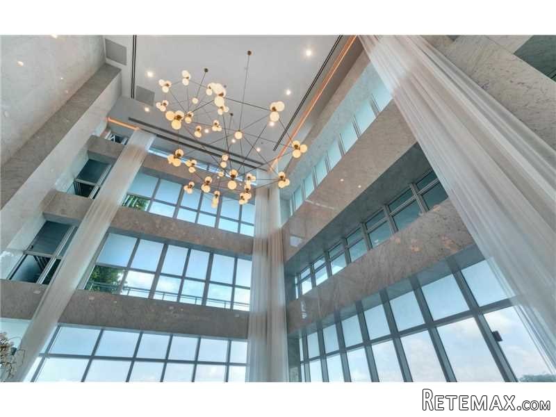 2 bedroom Flat For Sale: 520 West Ave #.. - 2