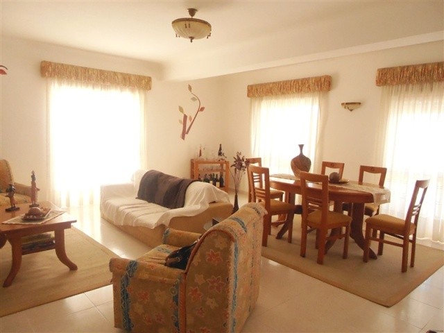 3 BEDROOM APARTMENT WITH SOUTH FACING.. - 2
