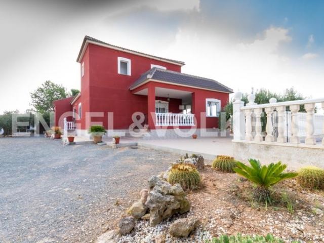 A fantastic villa close to nature park..
