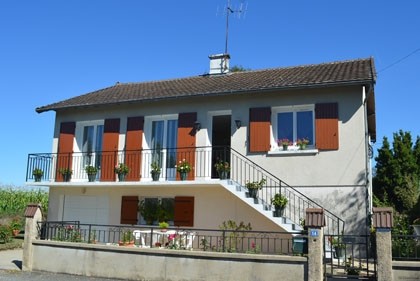 Three bed property with basement close..