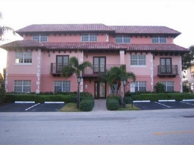2 bedroom Flat For Sale: 4525 POINCIANA..