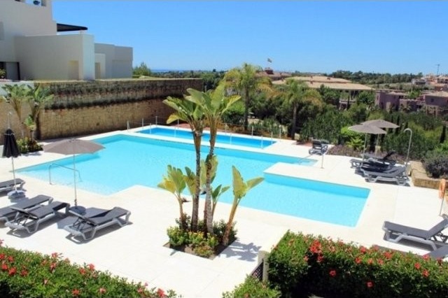 Great 1st Floor Apartment Overlooking..