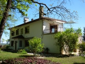 Substantial Modern House With Superb.. - 2