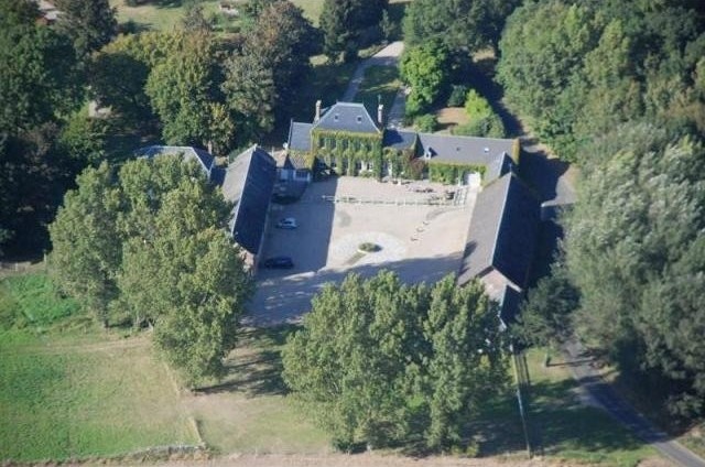 9 bedroom House For Sale: 80550 LE..