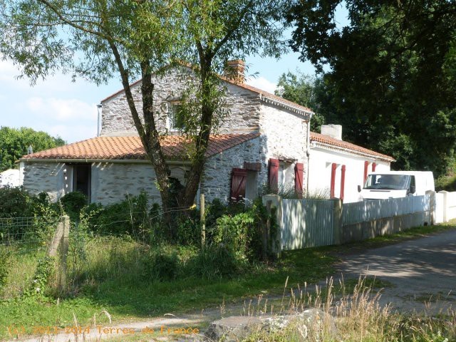 Longere with Pool Near to Lake - 2