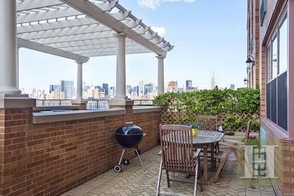 3 bedroom Apartment For Sale: 2..