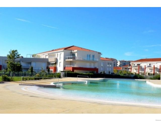 top floor apartment with Sea View and 2..