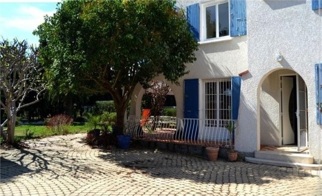 Superbe Villa Avec Appartement..