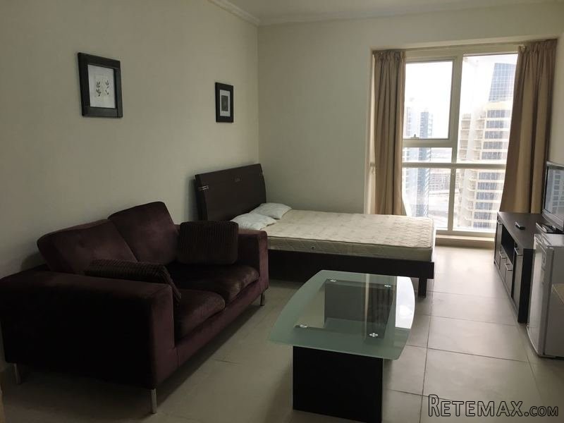 Overlooking the Lake, Studio in JLT on..
