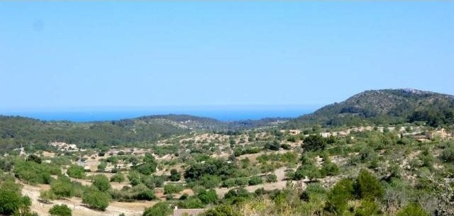 Spectacular building plot with sea..