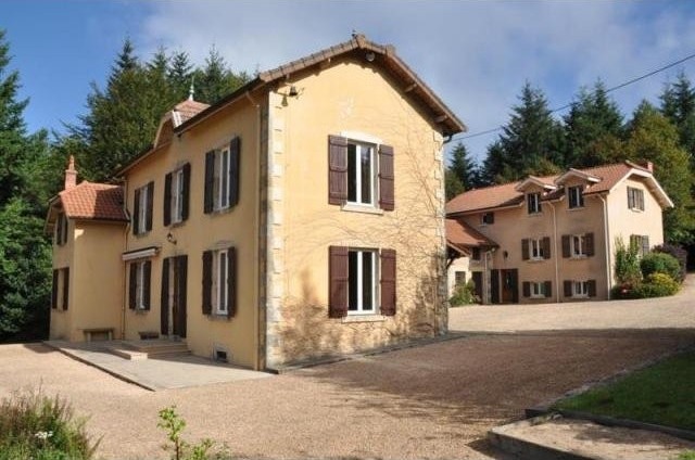 11 bedroom House For Sale: 69790 BEAUJEU - 2
