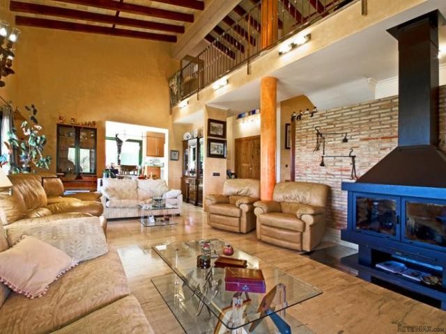 Elegant property with panoramic views.. - 2