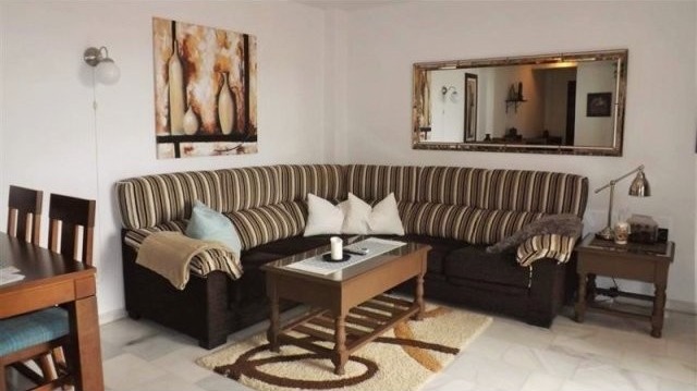 Apartment - Beautiful top Floor.. - 2