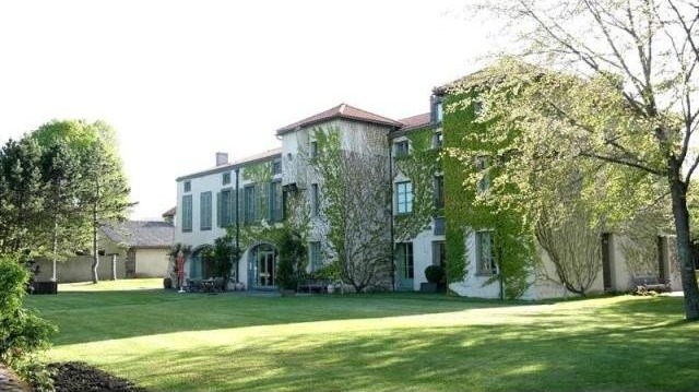 6 bedroom Manor House For Sale: 63000..