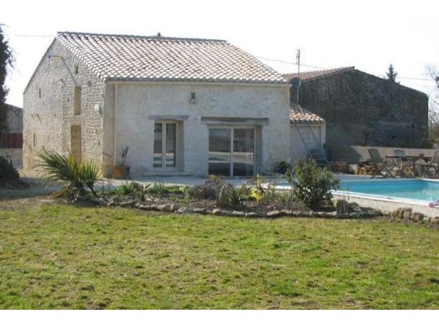 5 bedroom Longere For Sale: 79000 A 15.. - 2