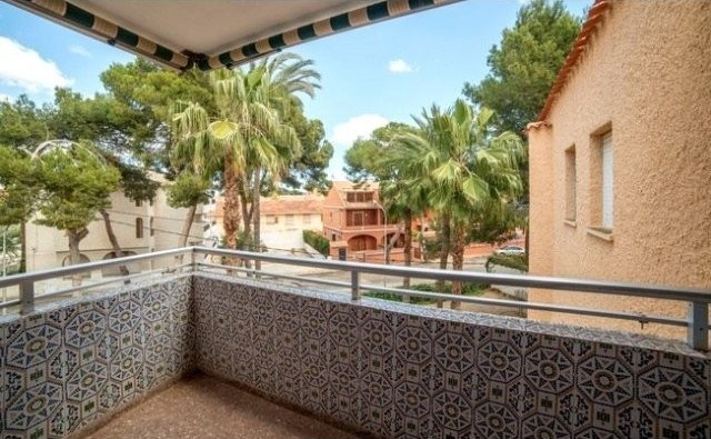 Lovely 3 Bed Apartment next to Beach - 2