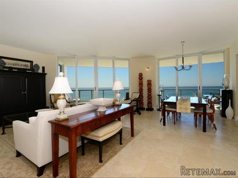 2 bedroom Residence For Sale: Singer.. - 2