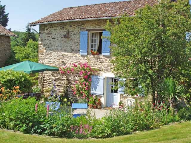 Country House With Pool And Gite In The..