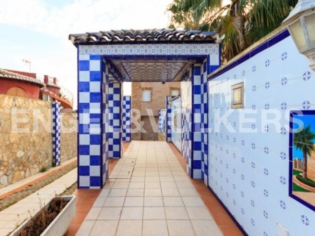 Beautiful villa in an exclusive area - 2