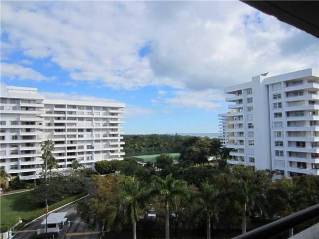 2 bedroom Flat For Sale: 170 OCEAN LANE.. - 2