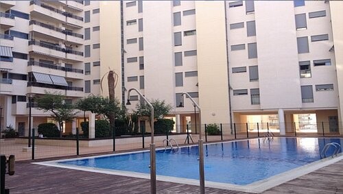STUNNING SEA VIEWS- 2 BED APART - 2
