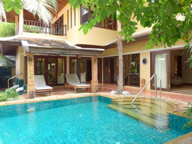 Chateau Dale: 3 bedroom pool villa..