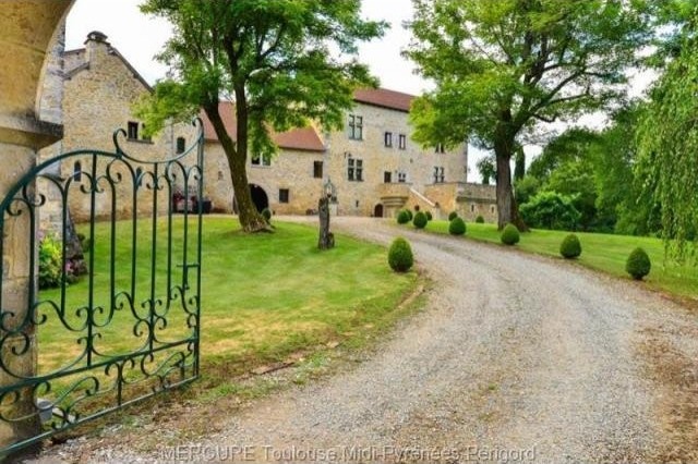 5 bedroom Character For Sale: 12200..