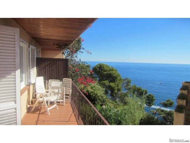 APARTMENT WITH GREAT VIEWS IN THE AREA..