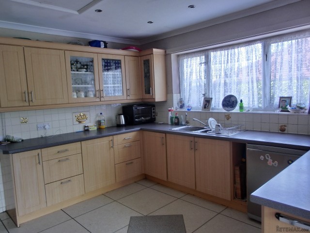 3 bedroom bungalow in Minster On Sea.. - 2