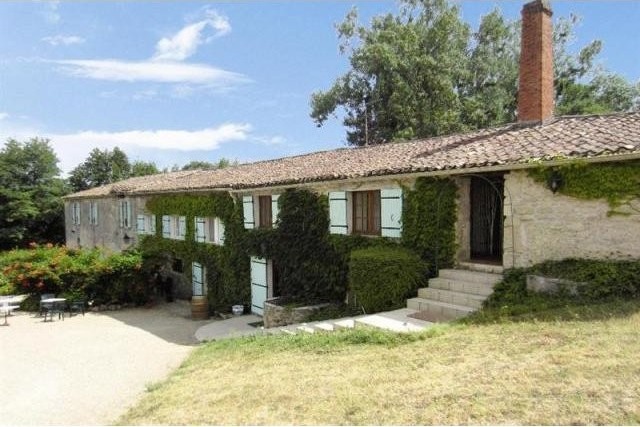 Country House For Sale: 33000 BORDEAUX