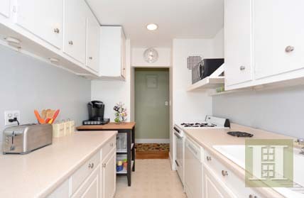 2 bedroom Apartment For Sale: 5715.. - 2