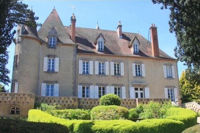8 bedroom Castle For Sale: 63700.. - 2