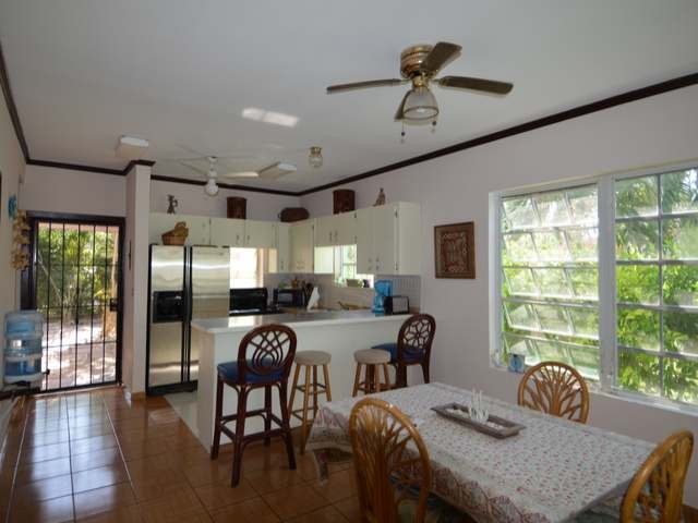Apartment/townhouse - This 2 bedroom..