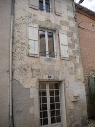 Small Townhouse In Need Of Some Minor.. - 2